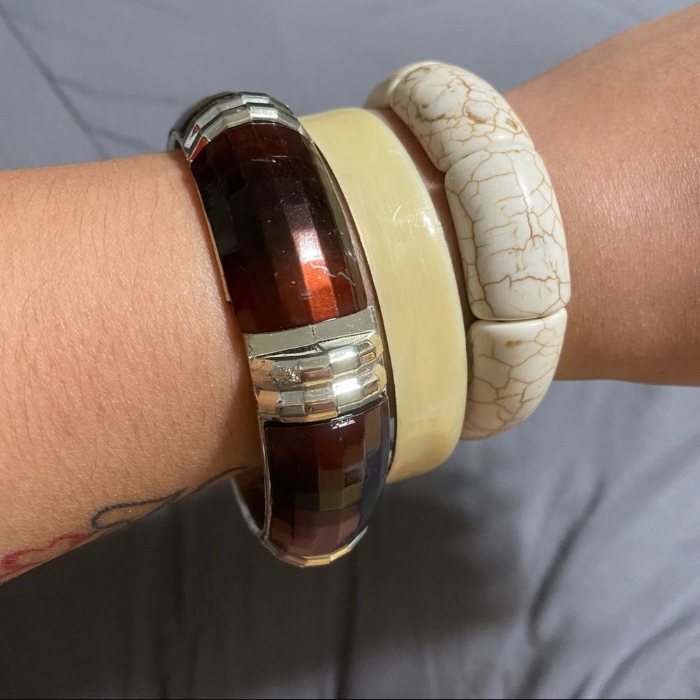 Vintage shapely bracelets (3)qty take them all and where them as a fashion